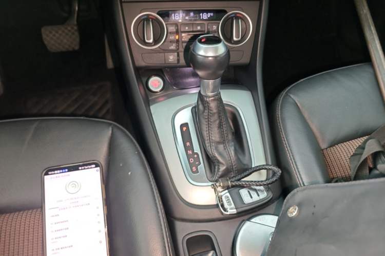 Used Audi Q3 2018 30th Anniversary Edition 30 TFSI Fashion Model Gear Lever