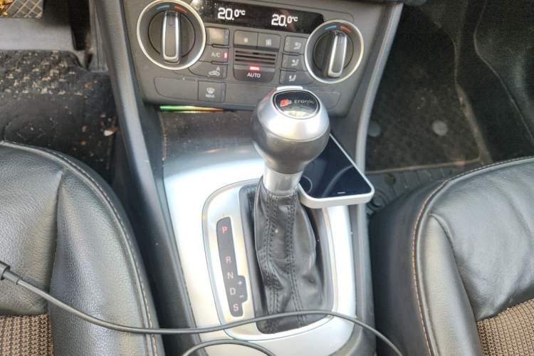 Used Audi Q3 2018 30th Anniversary Edition 30 TFSI Fashion Model Gear Lever