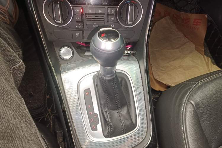 Used Audi Q3 2018 30th Anniversary Edition 30 TFSI Style Model Gear Lever