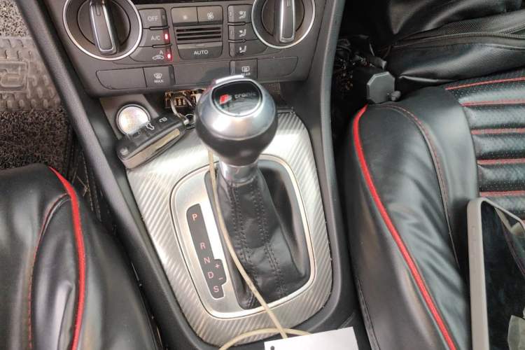 Used Audi Q3 2018 30th Anniversary Edition 35 TFSI Sport Model Gear Lever