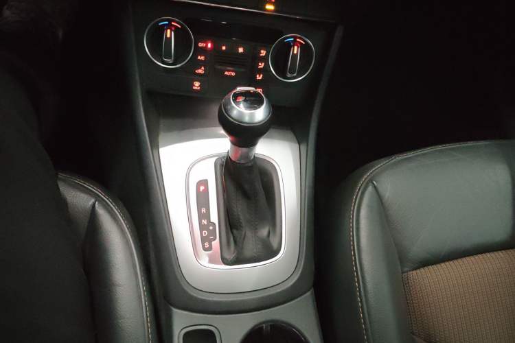 Used Audi Q3 2018 30th Anniversary Edition 30 TFSI Fashion Model Gear Lever