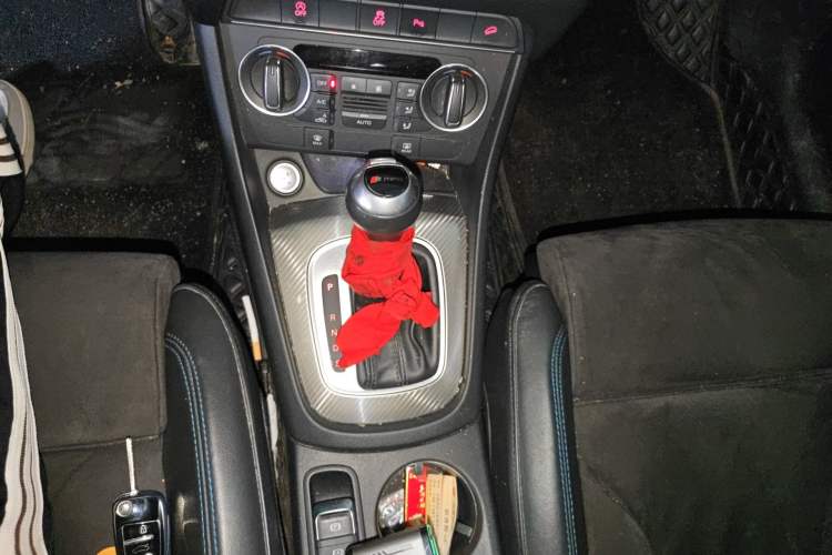 Used Audi Q3 2018 30th Anniversary Edition 35 TFSI Sport Model Gear Lever
