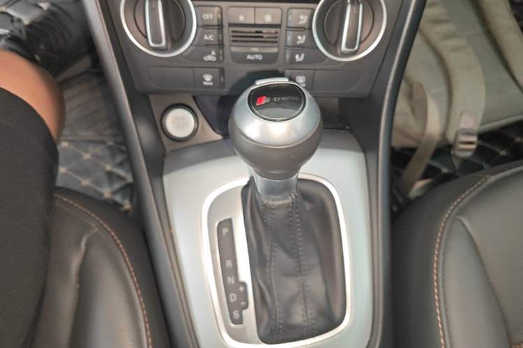 Used Audi Q3 2018 30th Anniversary Edition 35 TFSI Fashion Model Gear Lever