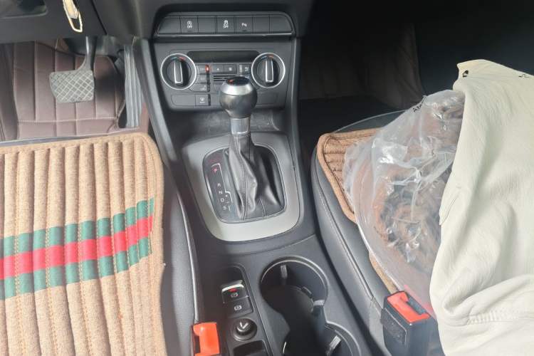 Used Audi Q3 2018 35 TFSI Fashion Edition Collector's Model Gear Lever
