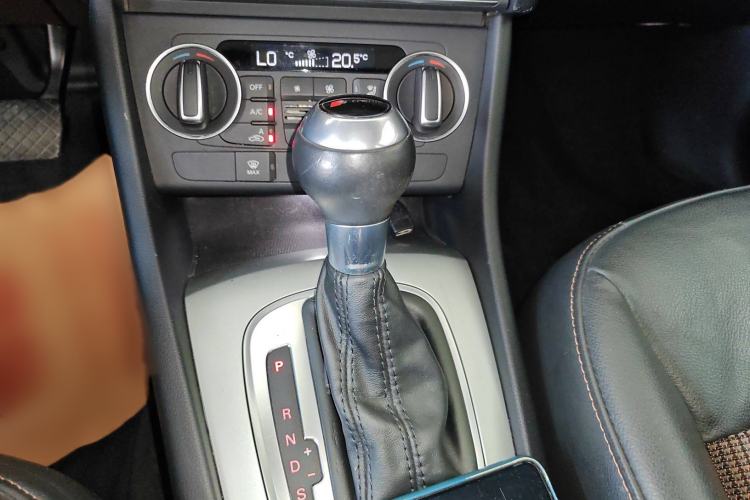 Used Audi Q3 2018 30th Anniversary Edition 30 TFSI Fashion Model Gear Lever
