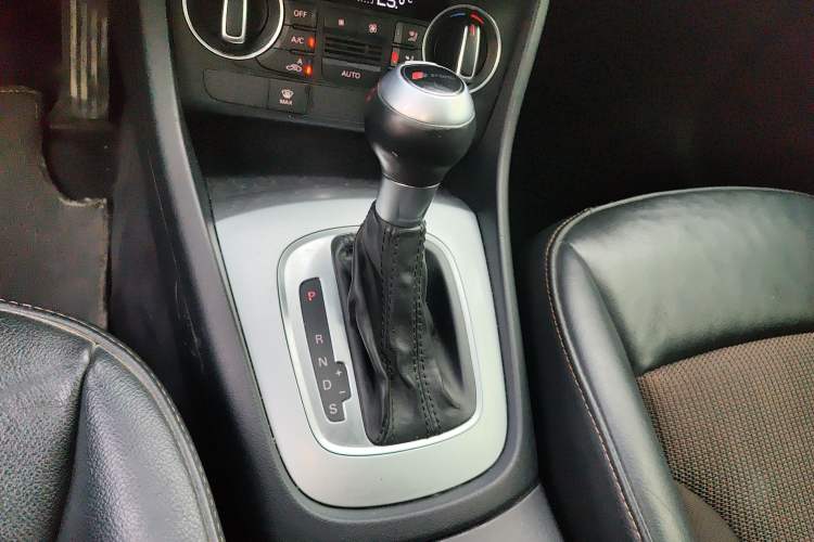 Used Audi Q3 2018 35 TFSI Fashion Edition Collector's Model Gear Lever