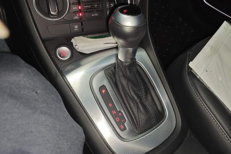 Used Audi Q3 2018 30th Anniversary Edition 30 TFSI Style Model Gear Lever