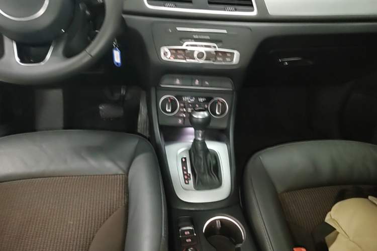 Used Audi Q3 2018 30th Anniversary Edition 35 TFSI Fashion Model Gear Lever
