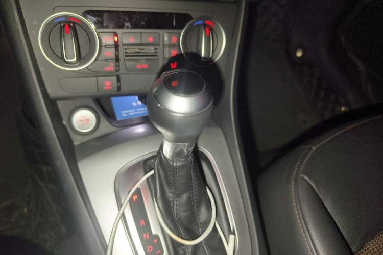 Used Audi Q3 2018 30th Anniversary Edition 35 TFSI Fashion Model Gear Lever