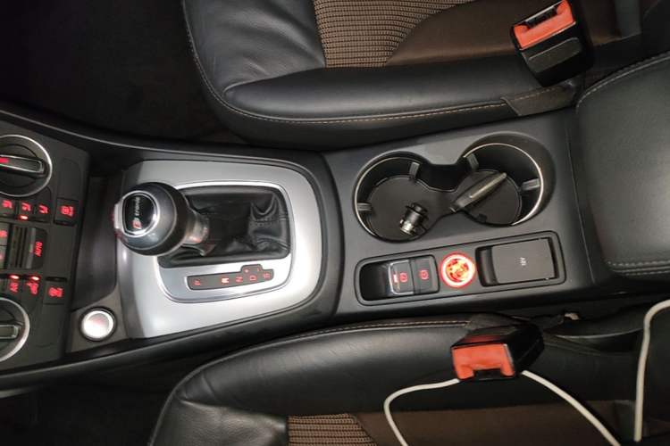 Used Audi Q3 2018 30th Anniversary Edition 30 TFSI Fashion Model Gear Lever