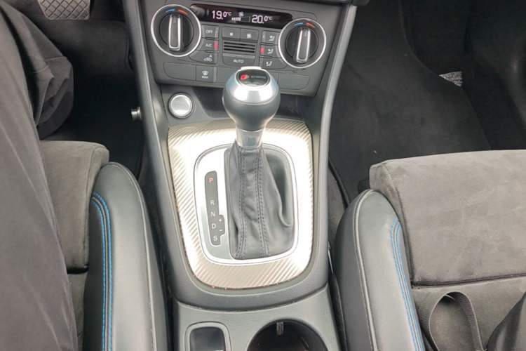 Used Audi Q3 2018 30th Anniversary Edition 35 TFSI Sport Model Gear Lever