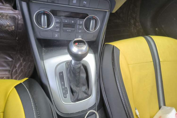 Used Audi Q3 2018 30th Anniversary Edition 30 TFSI Fashion Model Gear Lever