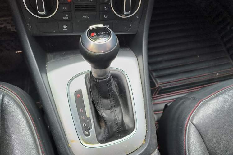 Used Audi Q3 2018 30 TFSI Fashion Edition Collector's Version Gear Lever