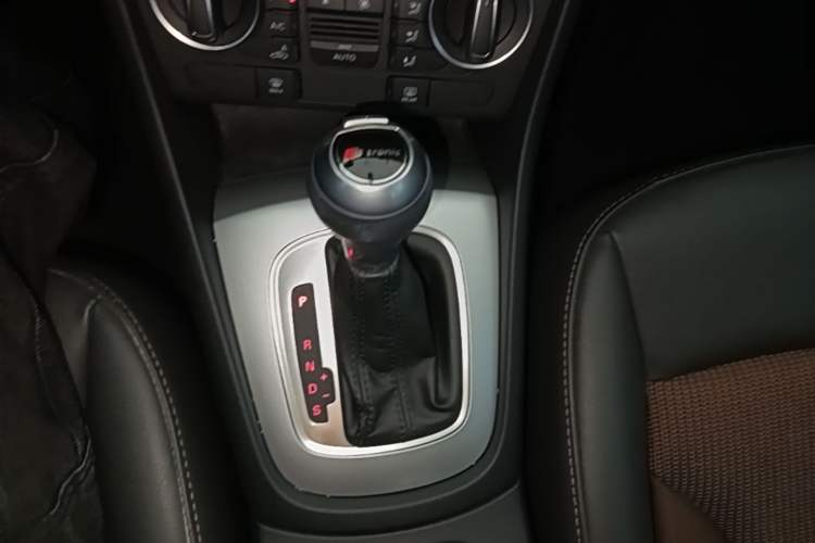 Used Audi Q3 2018 30th Anniversary Edition 30 TFSI Fashion Model Gear Lever