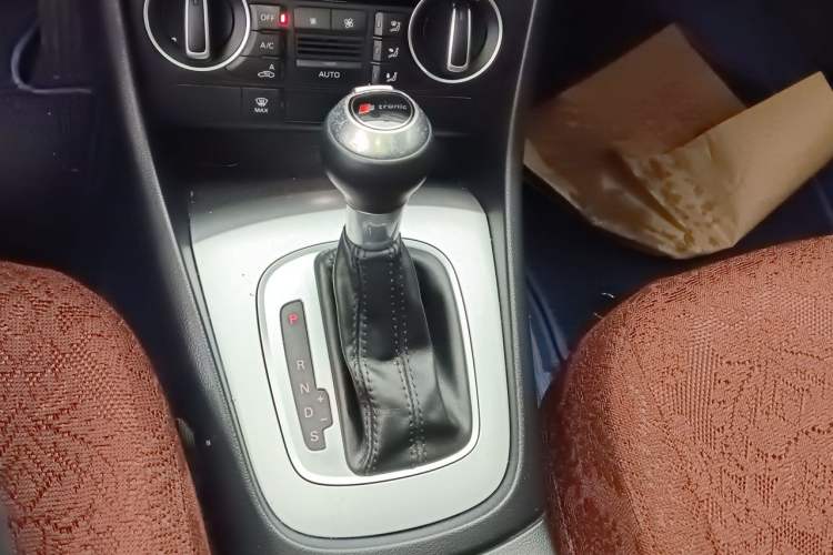 Used Audi Q3 2018 30th Anniversary Edition 30 TFSI Fashion Model Gear Lever