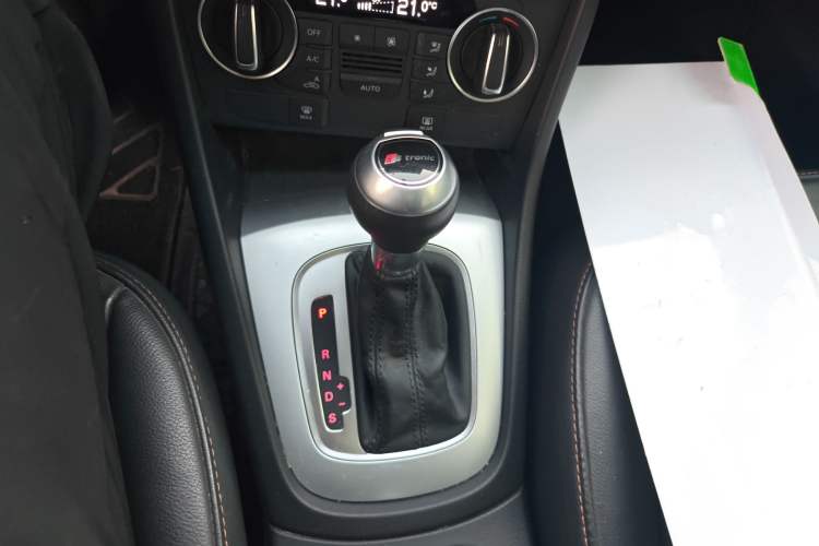 Used Audi Q3 2018 30th Anniversary Edition 35 TFSI Fashion Model Gear Lever