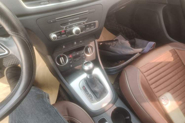 Used Audi Q3 2018 30th Anniversary Edition 35 TFSI Fashion Model Gear Lever