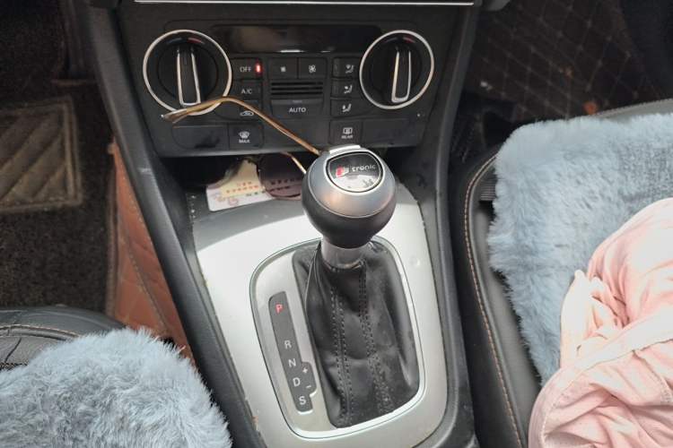 Used Audi Q3 2018 30 TFSI Fashion Edition Collector's Version Gear Lever
