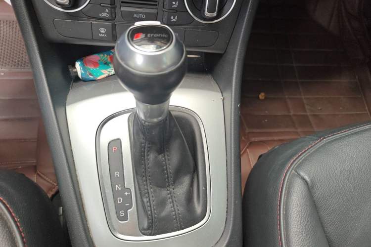 Used Audi Q3 2018 30th Anniversary Edition 30 TFSI Fashion Model Gear Lever