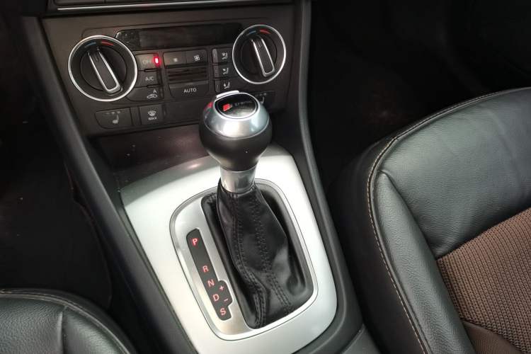 Used Audi Q3 2018 30th Anniversary Edition 35 TFSI Fashion Model Gear Lever