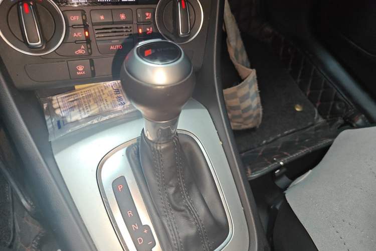 Used Audi Q3 2018 30th Anniversary Edition 30 TFSI Fashion Model Gear Lever