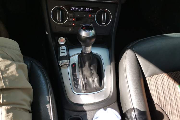 Used Audi Q3 2018 30th Anniversary Edition 35 TFSI Fashion Model Gear Lever