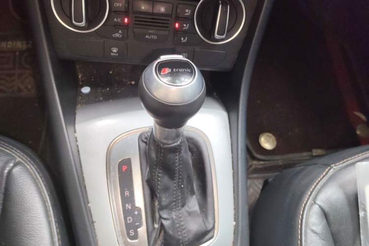 Used Audi Q3 2018 30th Anniversary Edition 30 TFSI Fashion Model Gear Lever
