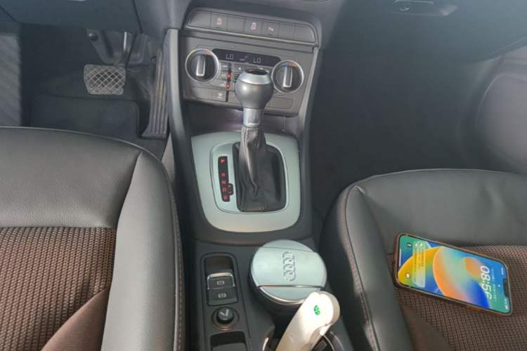 Used Audi Q3 2018 30th Anniversary Edition 30 TFSI Fashion Model Gear Lever
