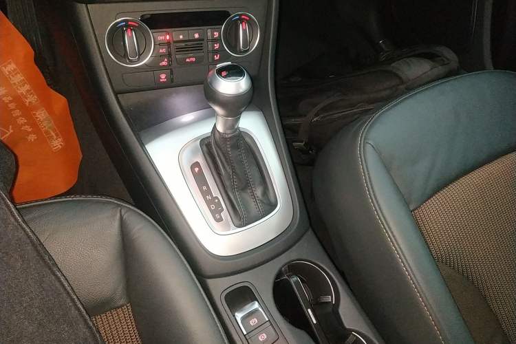 Used Audi Q3 2018 30 TFSI Fashion Edition Collector's Version Gear Lever