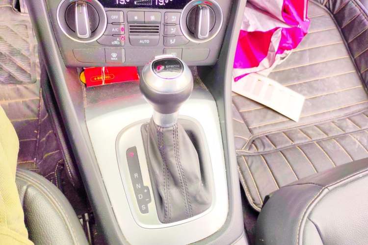 Used Audi Q3 2018 30th Anniversary Edition 30 TFSI Fashion Model Gear Lever