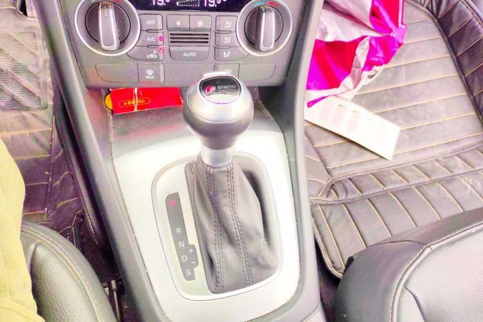 Used Audi Q3 2018 30th Anniversary Edition 30 TFSI Fashion Model Gear Lever
