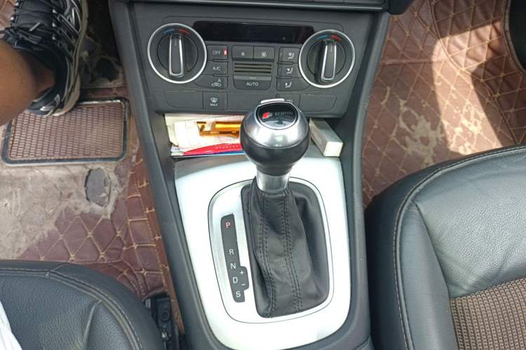Used Audi Q3 2018 30th Anniversary Edition 30 TFSI Fashion Model Gear Lever