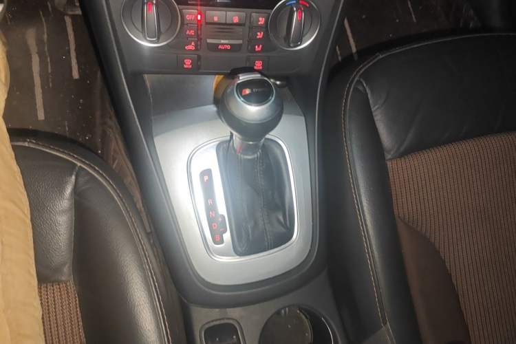 Used Audi Q3 2018 30th Anniversary Edition 30 TFSI Fashion Model Gear Lever