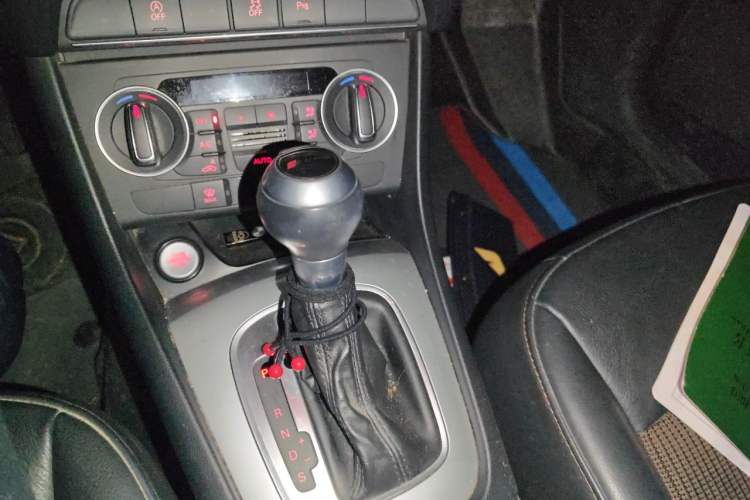 Used Audi Q3 2018 30th Anniversary Edition 30 TFSI Fashion Model Gear Lever