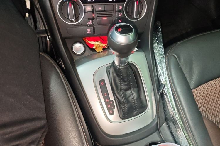 Used Audi Q3 2018 30th Anniversary Edition 30 TFSI Fashion Model Gear Lever