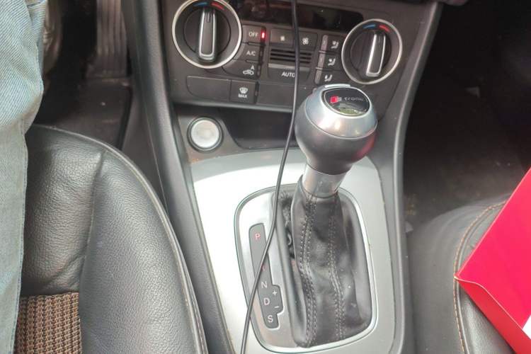 Used Audi Q3 2018 30th Anniversary Edition 30 TFSI Fashion Model Gear Lever