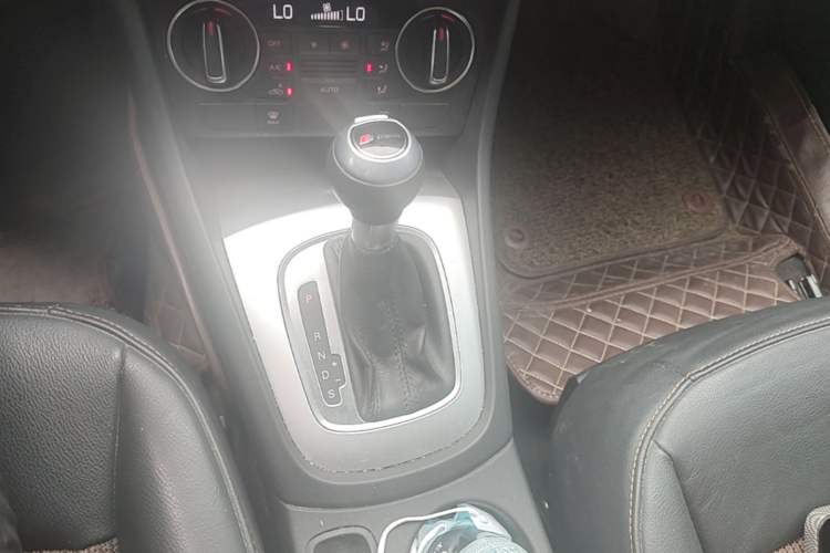 Used Audi Q3 2018 30th Anniversary Edition 30 TFSI Fashion Model Gear Lever