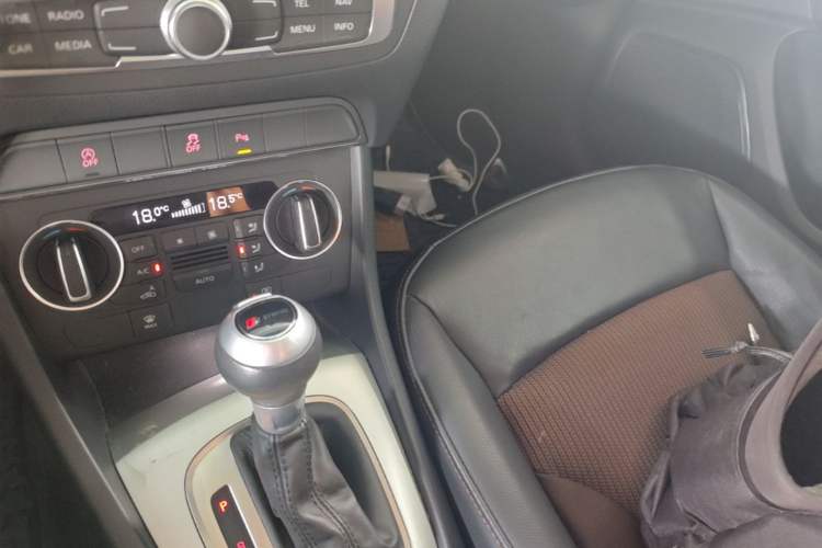 Used Audi Q3 2018 30th Anniversary Edition 35 TFSI Fashion Model Gear Lever