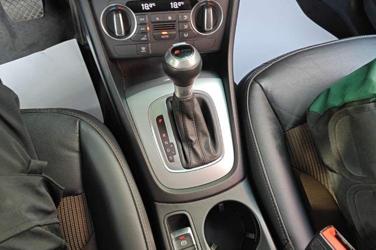Used Audi Q3 2018 30th Anniversary Edition 30 TFSI Fashion Model Gear Lever
