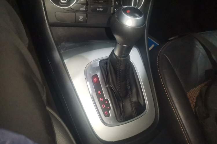 Used Audi Q3 2018 30th Anniversary Edition 35 TFSI Fashion Model Gear Lever