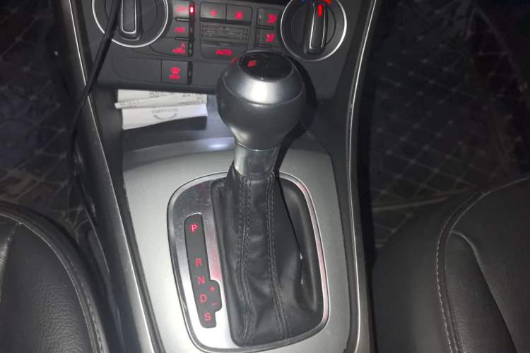 Used Audi Q3 2018 30th Anniversary Edition 30 TFSI Fashion Model Gear Lever