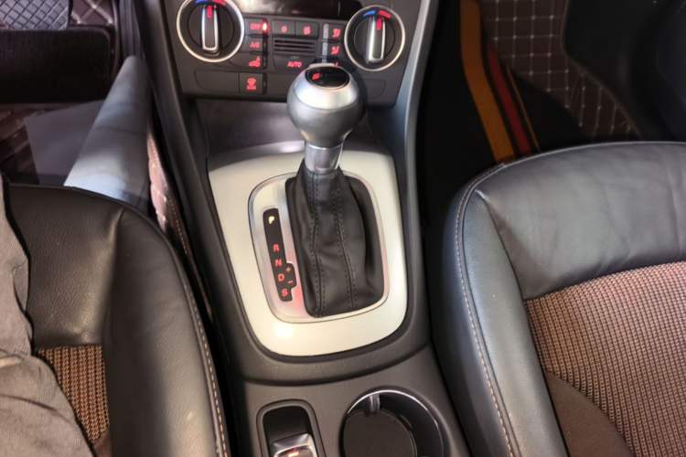 Used Audi Q3 2018 30th Anniversary Edition 30 TFSI Fashion Model Gear Lever