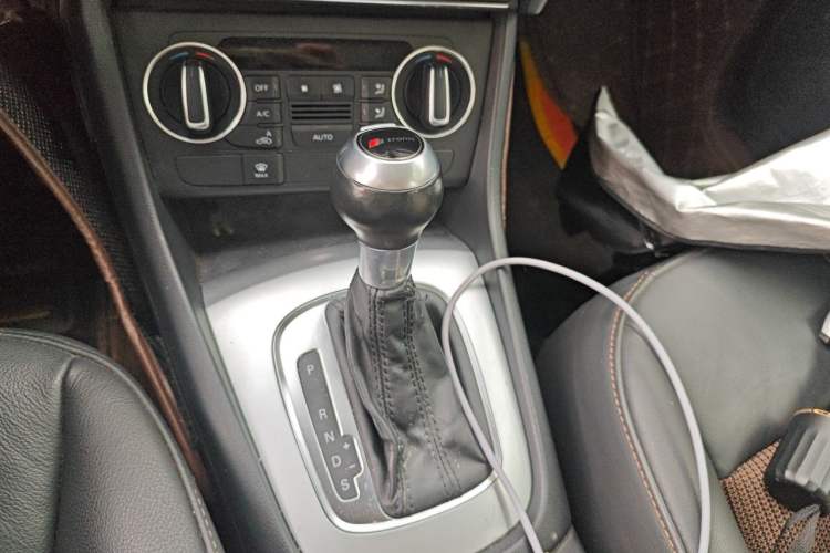 Used Audi Q3 2018 30th Anniversary Edition 30 TFSI Fashion Model Gear Lever