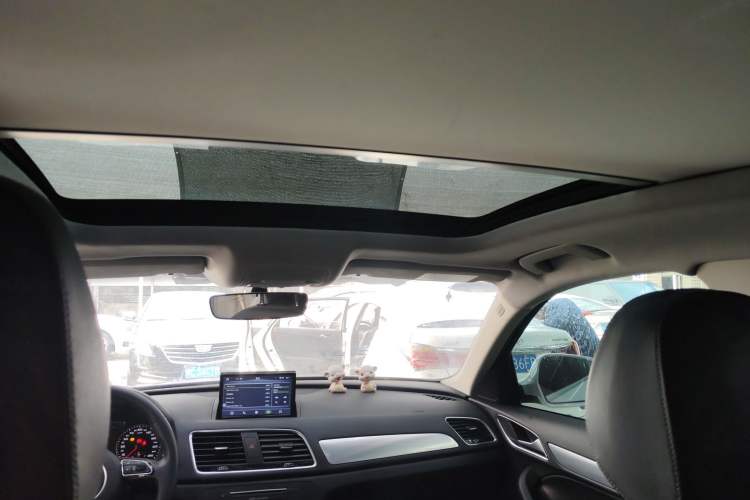Used Audi Q3 2018 30th Anniversary Edition 30 TFSI Style Model Headliner