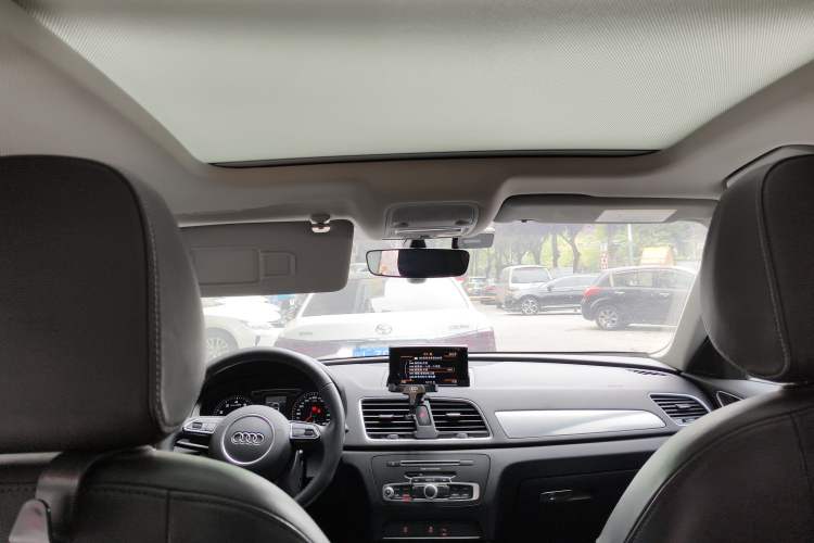 Used Audi Q3 2018 30th Anniversary Edition 30 TFSI Style Model Headliner