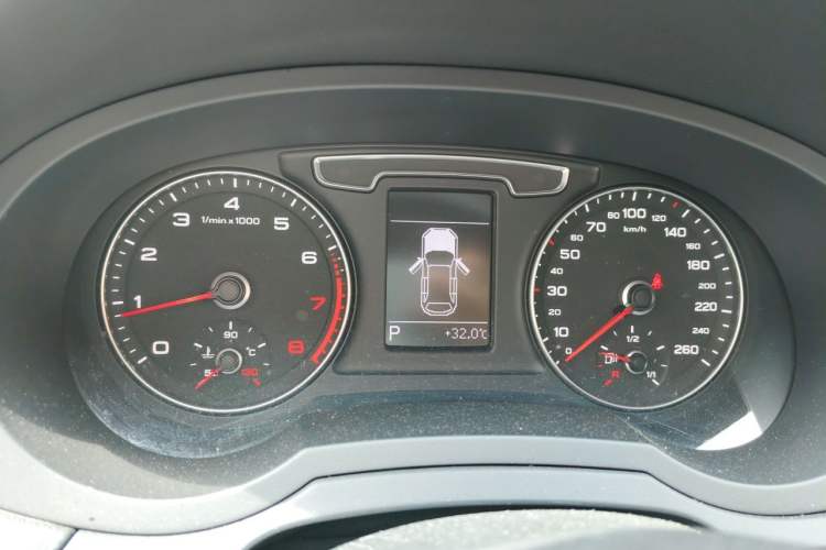 Used Audi Q3 2018 30th Anniversary Edition 30 TFSI Fashion Model Instrument Cluster