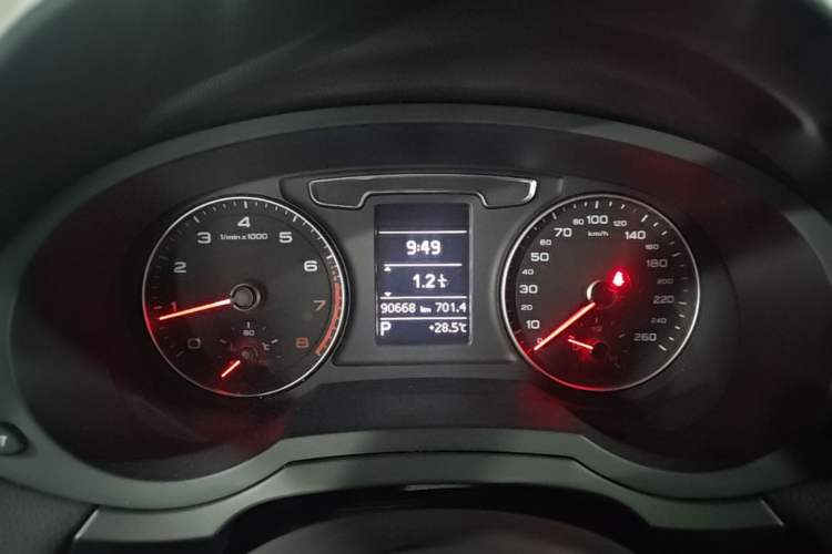 Used Audi Q3 2018 30th Anniversary Edition 30 TFSI Fashion Model Instrument Cluster