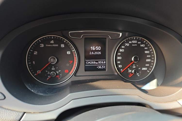 Used Audi Q3 2018 30th Anniversary Edition 35 TFSI quattro all-wheel-drive sport model Instrument Cluster