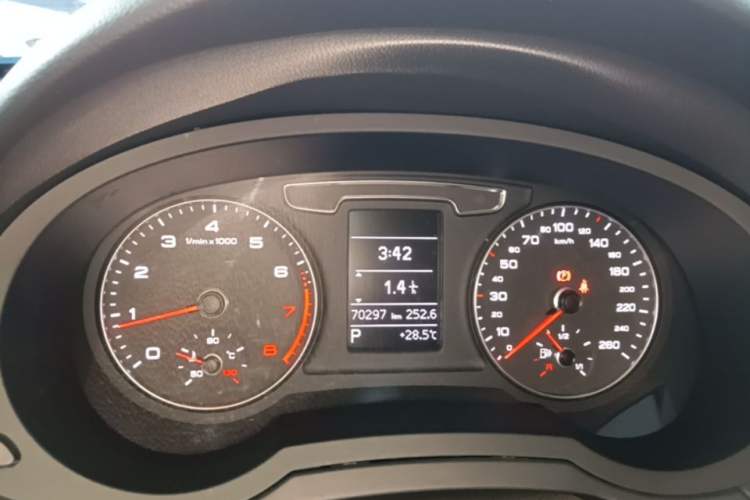 Used Audi Q3 2018 30th Anniversary Edition 30 TFSI Fashion Model Instrument Cluster