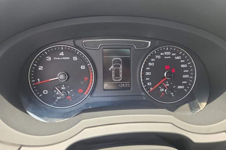 Used Audi Q3 2018 30th Anniversary Edition 30 TFSI Fashion Model Instrument Cluster